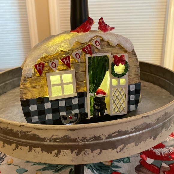 Lighted Snowy Christmas Camper With Cardinals & A Black Lab Resin Decor - Picture 11 of 16